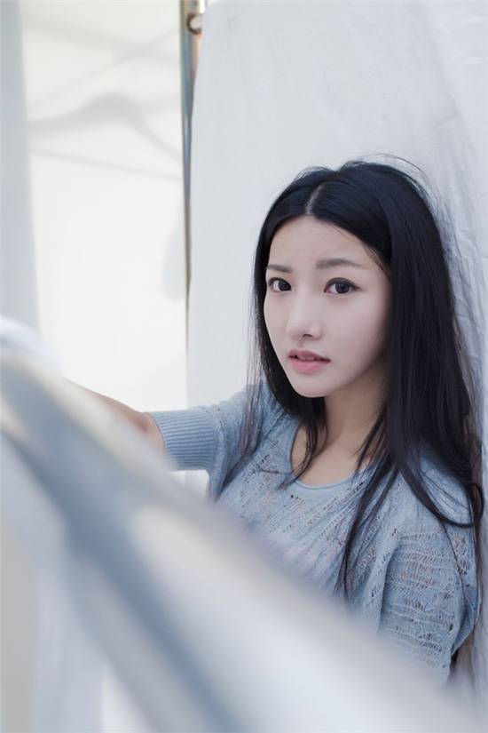 清纯柔弱女子秋季唯美写真-2
