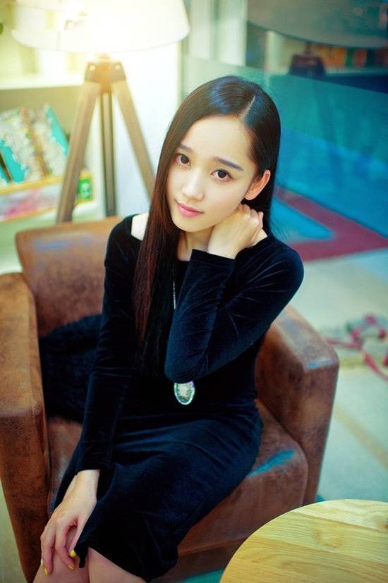 白皙美女性感唯美写真-4