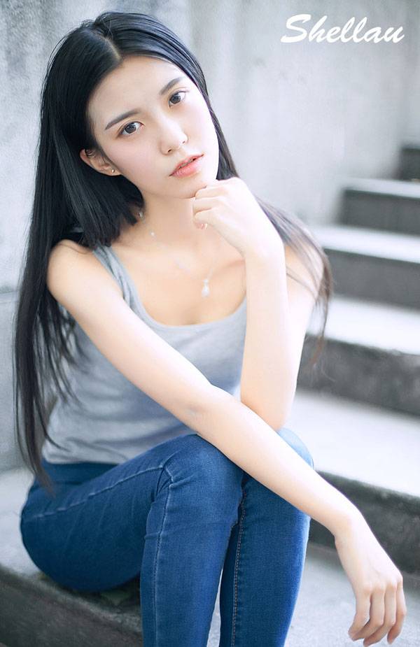 清新美女长发气质写真-6