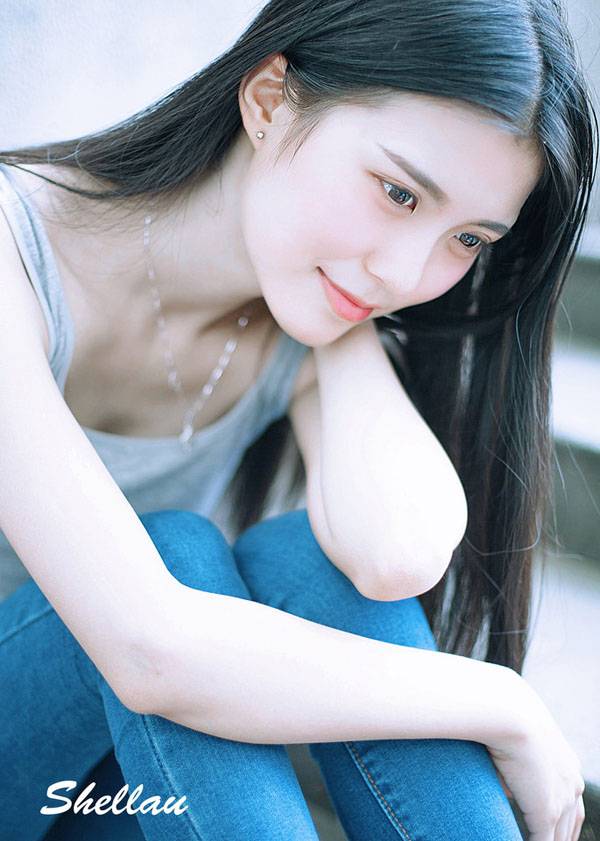 清新美女长发气质写真-7