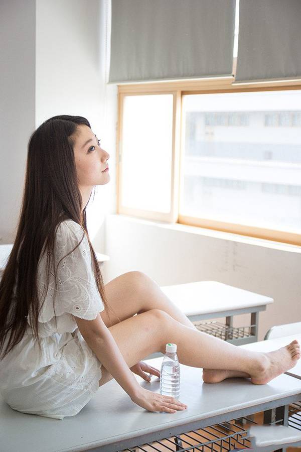 可爱少女阿芙的自习室小性感-5