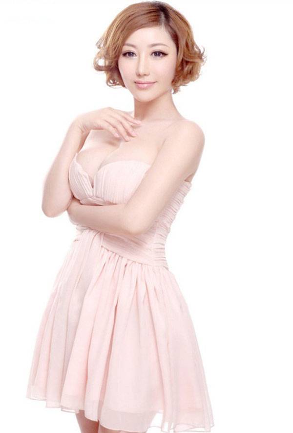 卡哇伊女生早熟身姿