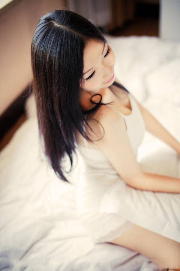 可爱女生淡淡的感觉