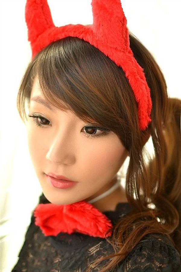 俏皮小恶魔的诱惑身姿