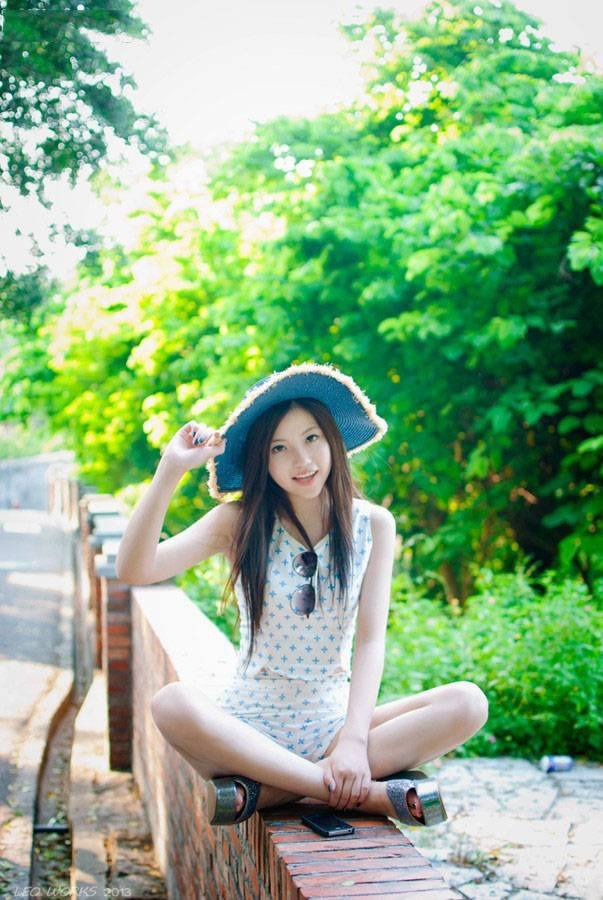 清纯邻家女户外唯美写真-4