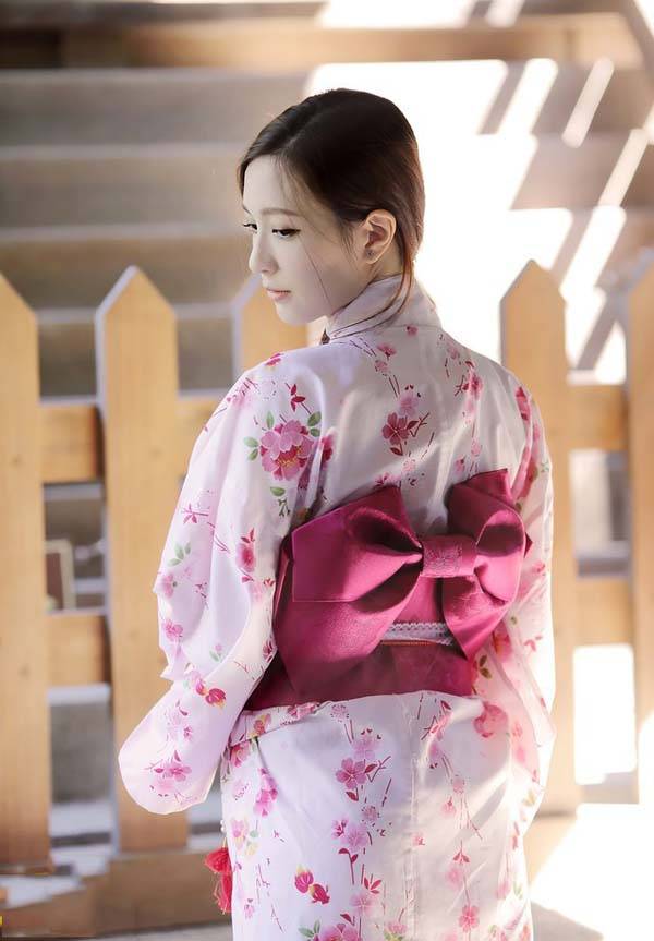 知性气质的和服美女-3