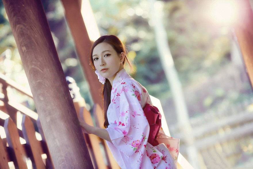 知性气质的和服美女-7