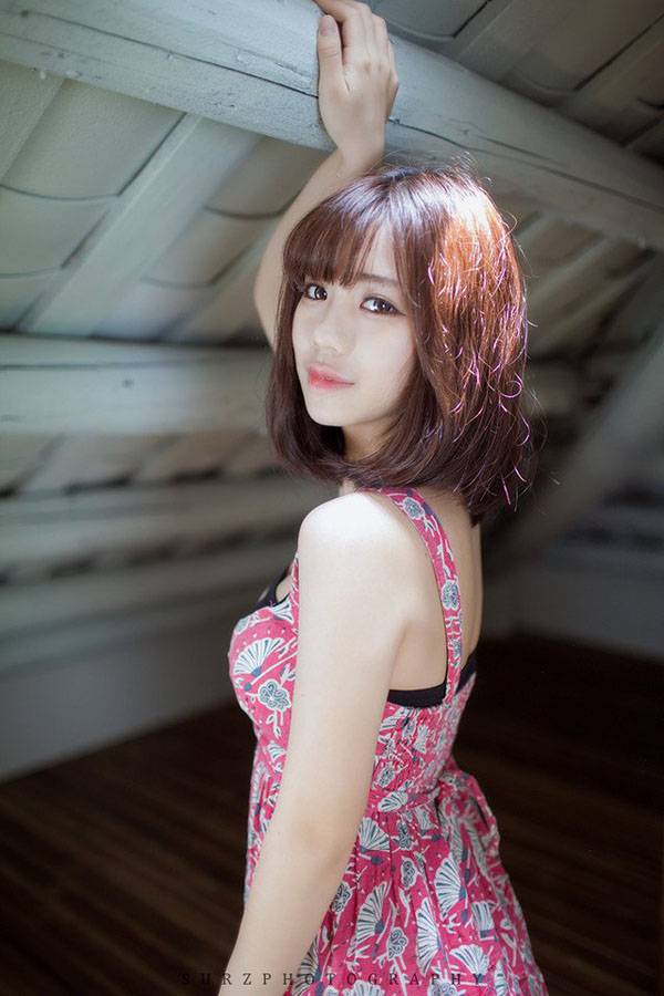 美色女孩楚楚动人的私房写真-5