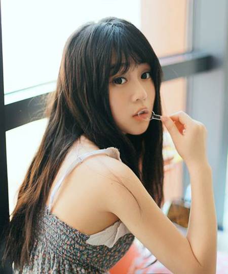 清纯小美女慵懒的周末生活写真