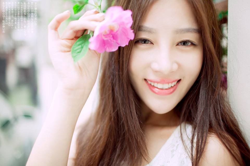 气质美女外拍清纯迷人写真-5