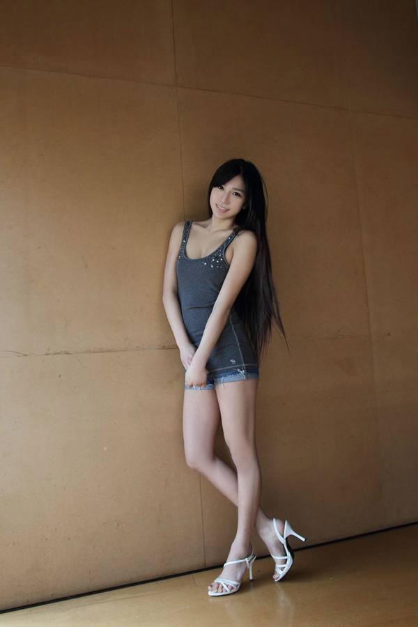 清纯女神白嫩迷人甜美照-5