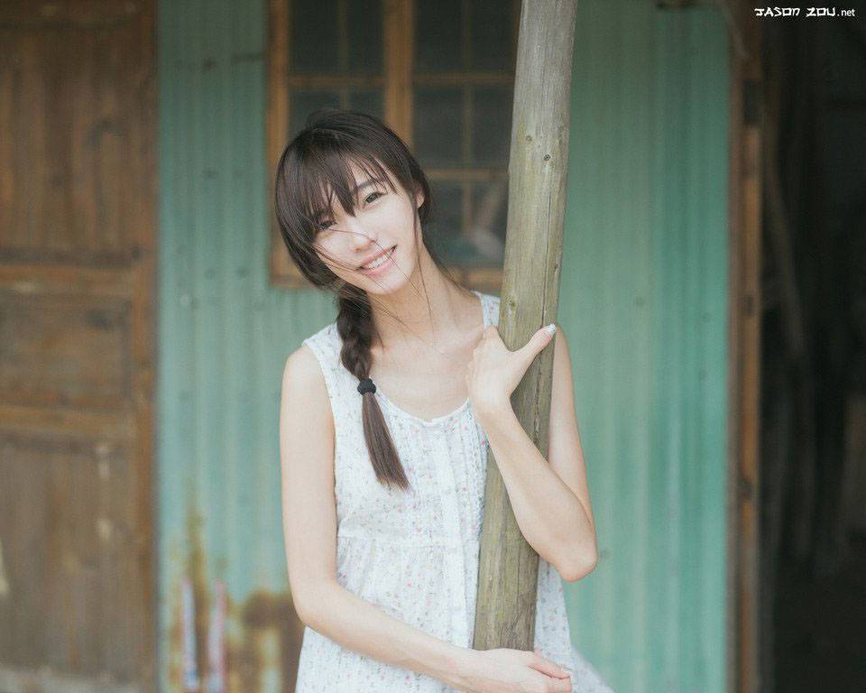 青纯美女海边渔家高清写真