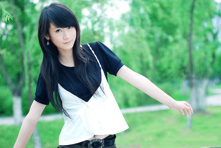 杨柳下的清纯可爱小妹-2