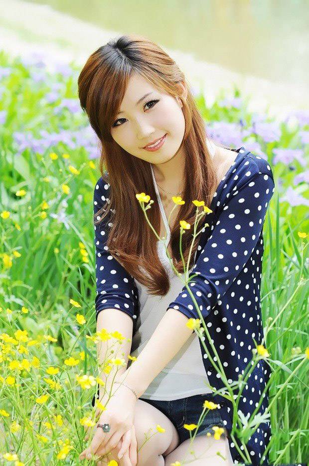 油菜花田里出美女，人比黄花美-2