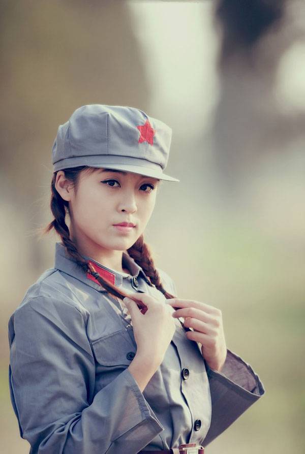 感恩的节日里，感谢红色“红色娘子军”