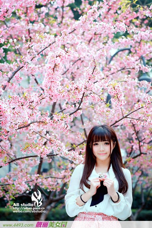 小清新气质美女文文樱花树下写真-3