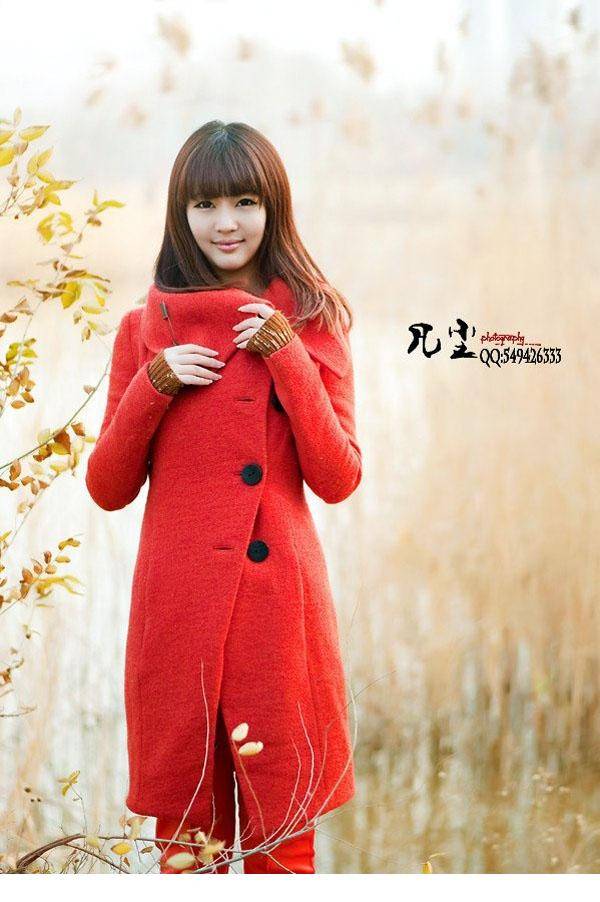 红衣女子清秀可人笑美如花-6