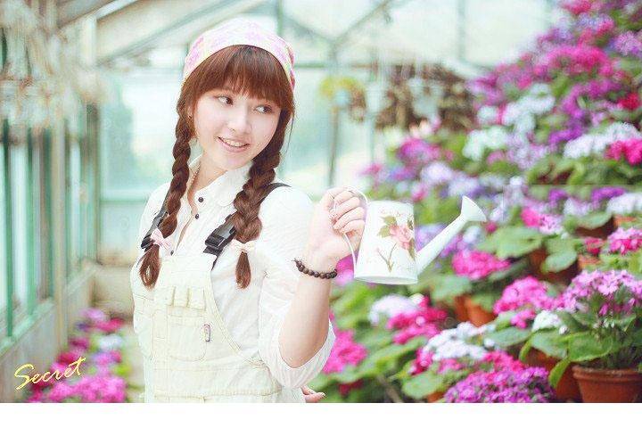 花房里清新小美人园丁-10