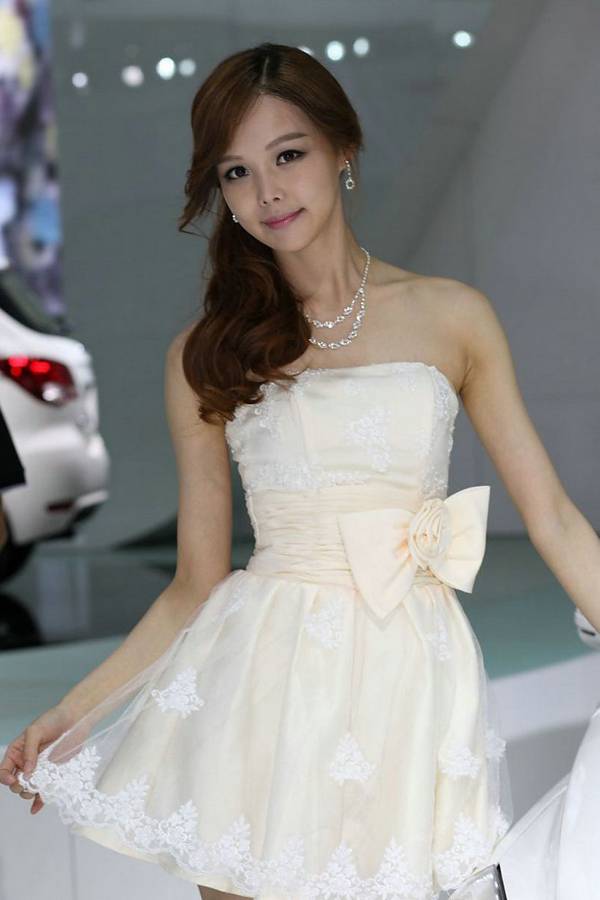 御姐女王小清新 同样的火辣不同的格调-4