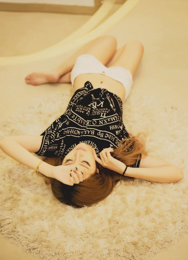 嫩模闺房性感销魂诱惑私房照-3