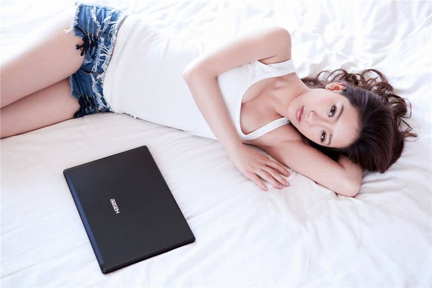 嫩模白嫩美腿性感私房照-4