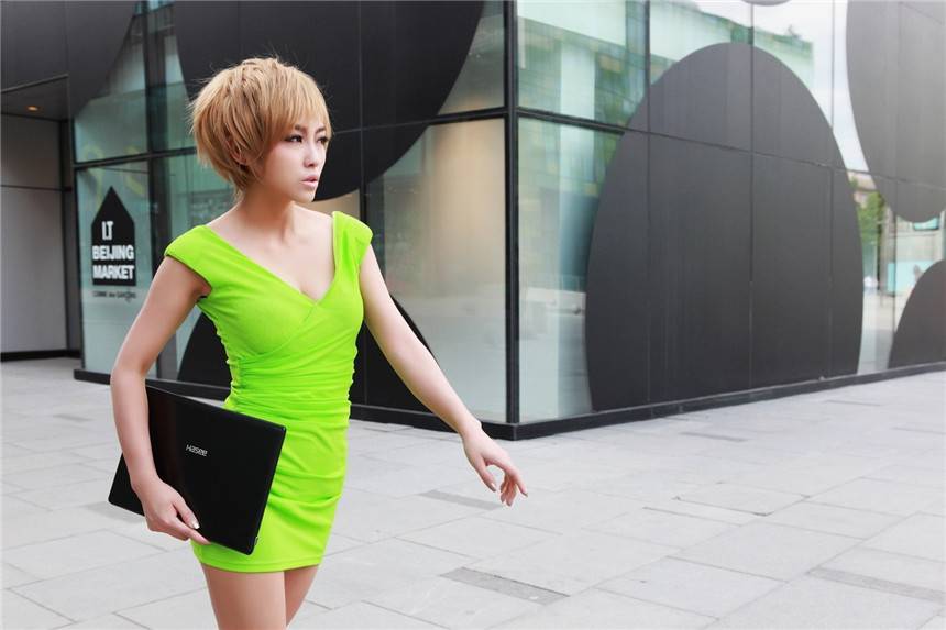 嫩模白嫩美腿性感私房照-5