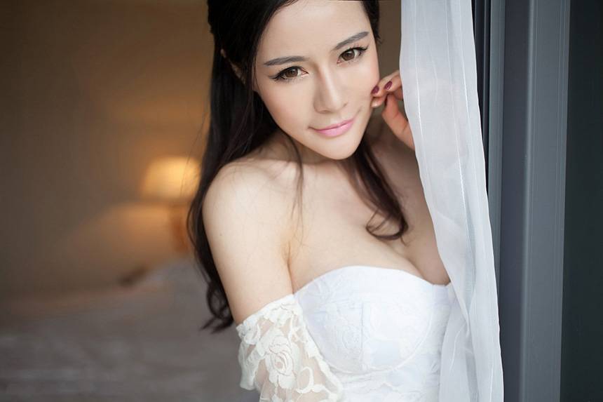 纯美白色短裙性感模特-5