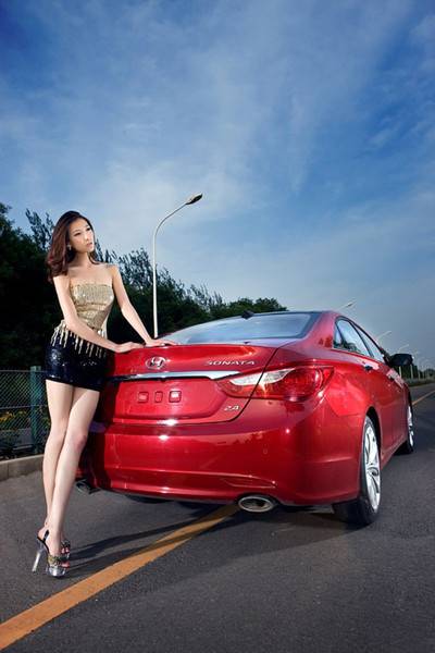 媚眼车模知性诱惑写真-9
