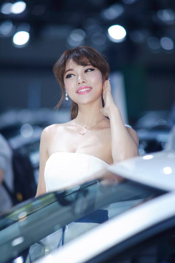 2014南昌车展群模斗艳-8