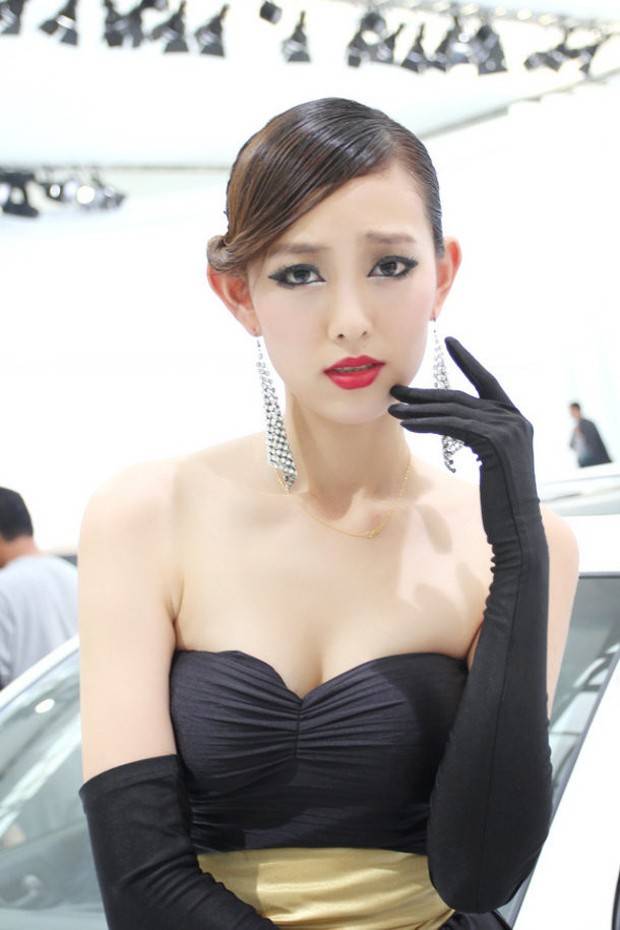 车模深V礼服扮演性感少女-6