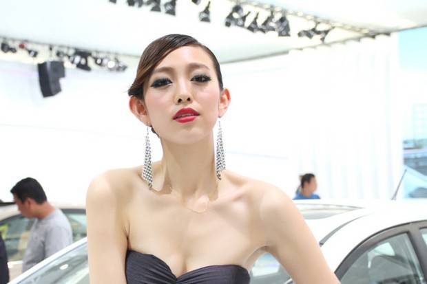 车模深V礼服扮演性感少女-9