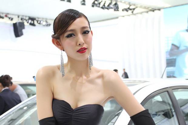 车模深V礼服扮演性感少女-10