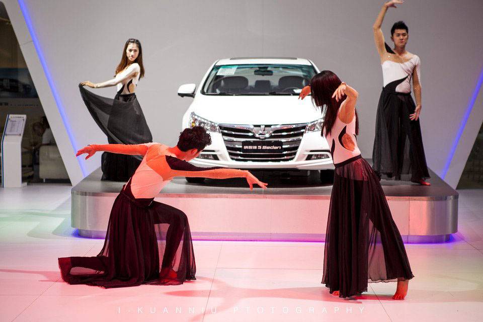 乌鲁木齐香车美女车展-3