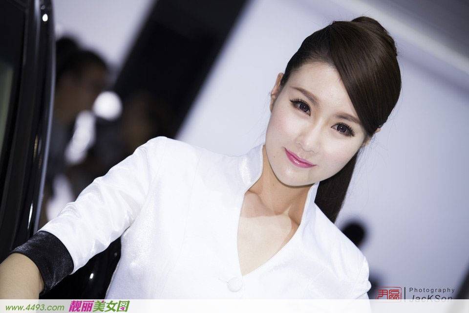 成都车展性感火辣车模-7