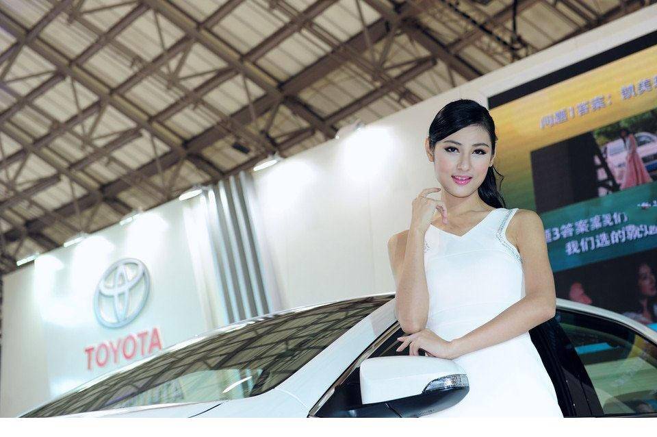 温文儒雅性感娇媚车模-9