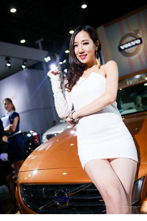 2013海西汽博会性感车模美女-4