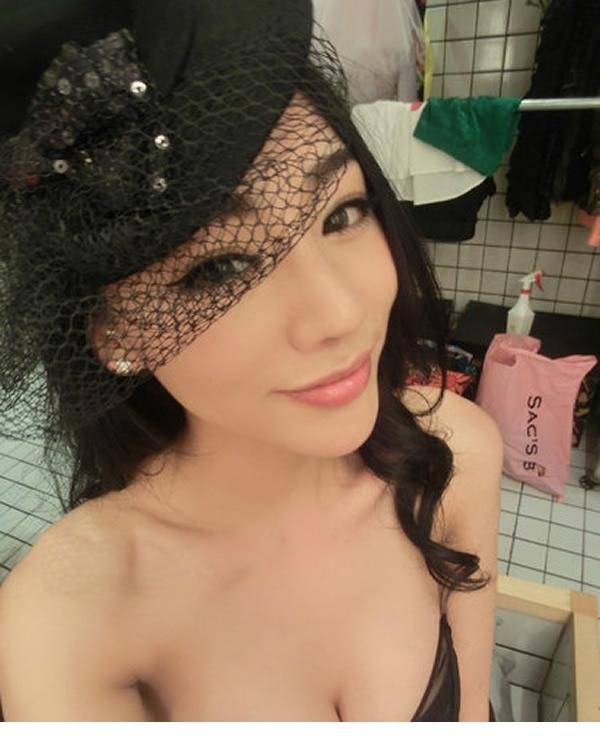 美模金美辛自爆后台换装照