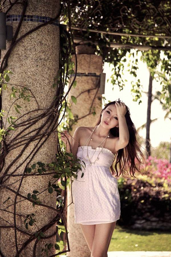 阳光可人的清纯美艳