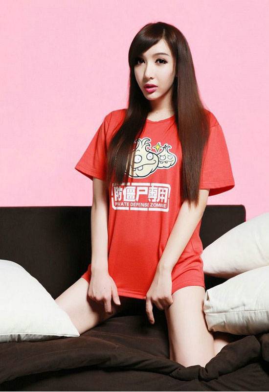 足球宝贝性感出击化身酥胸小甜心-6