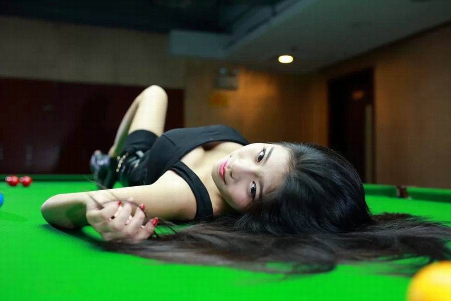 白嫩美女迷人酥胸性感-7