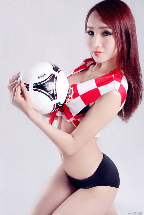 Mode安瑞甜半裸诱惑写真