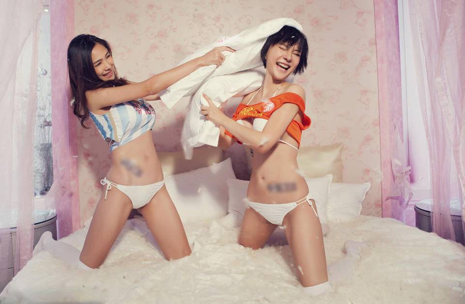 荷阿之战的另类舞台 美女宝贝床上性感大战-10