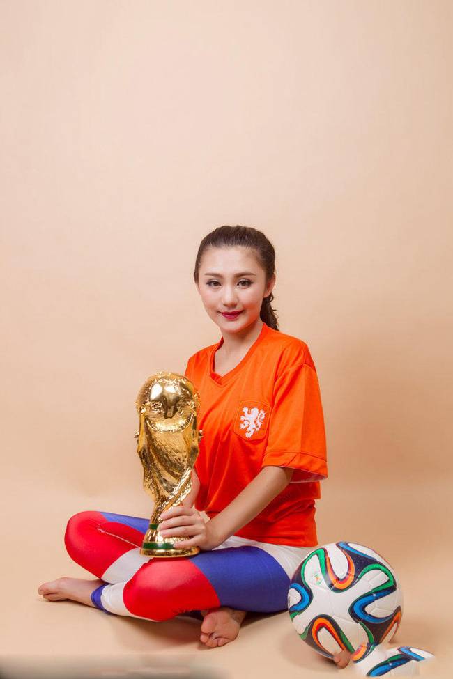 宝贝拍喷血写真 力助无冕之王首夺金杯-9