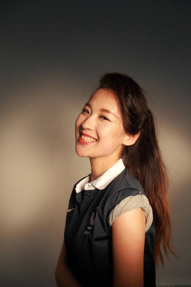 婀娜多姿足球宝贝大秀美体-3