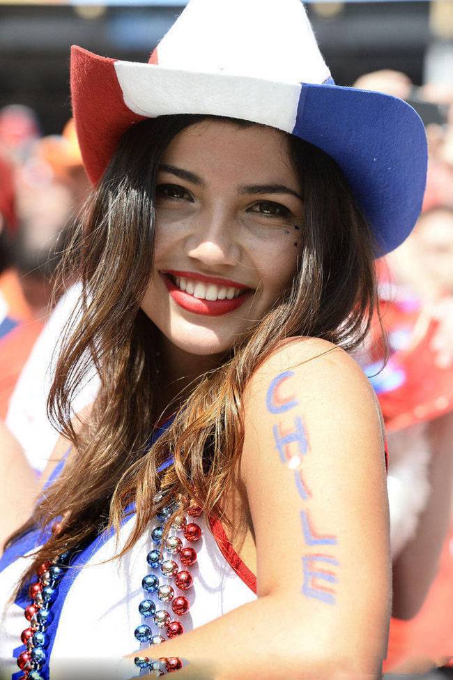 聚焦世界杯十六强美女球迷-8