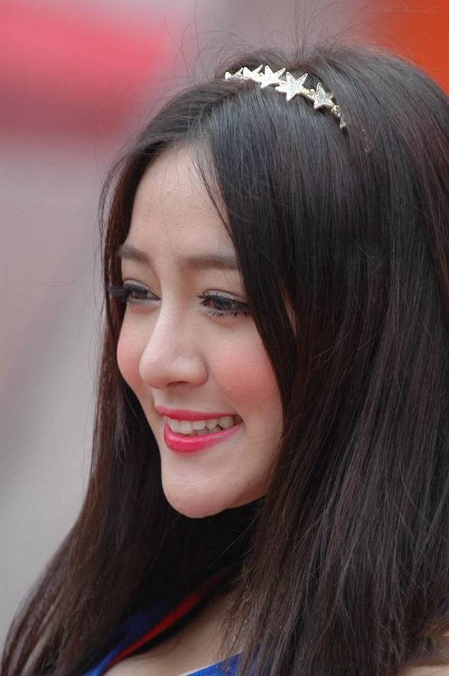 足球宝贝泥浆恶战 长腿爆乳激情射门-4