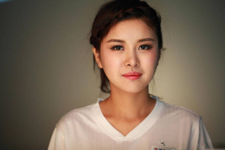 足球宝贝清纯唯美写真 娇羞卖萌迷倒一片球友