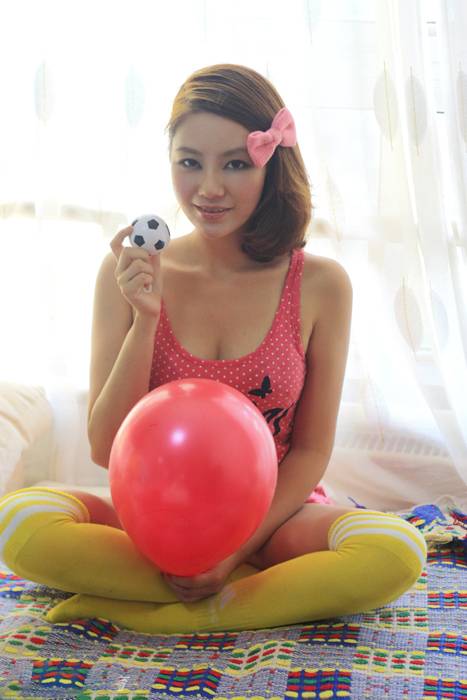 足球宝贝刘闻雯傲人曲线-3