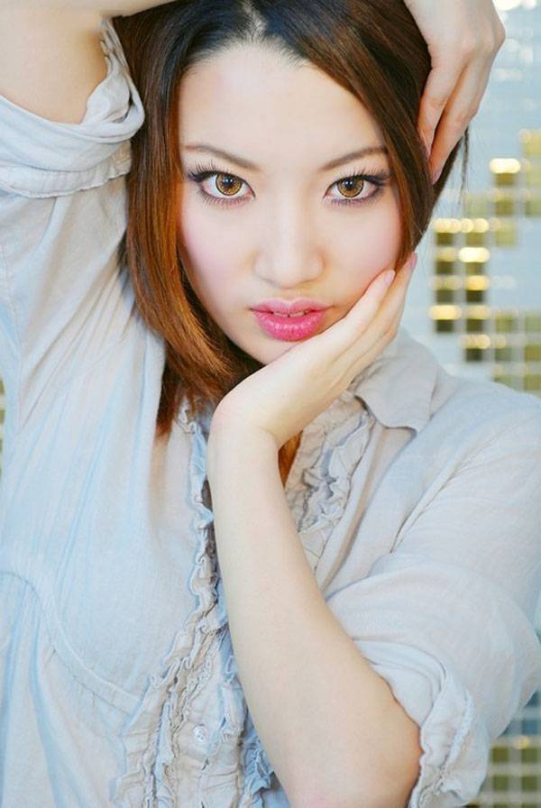 俏皮少女私房床照-4