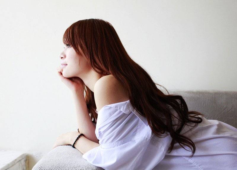 黑色内衣下的完美娇躯-7